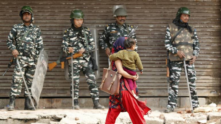 ঘৃণার রাজনীতির পরিণাম দিল্লির দাঙ্গা - নীলোৎপল বসু    